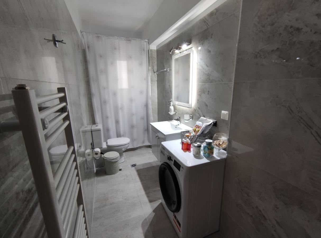 Grey Swan - Modern & Stylish Apartment With Private Parking Golos Dış mekan fotoğraf