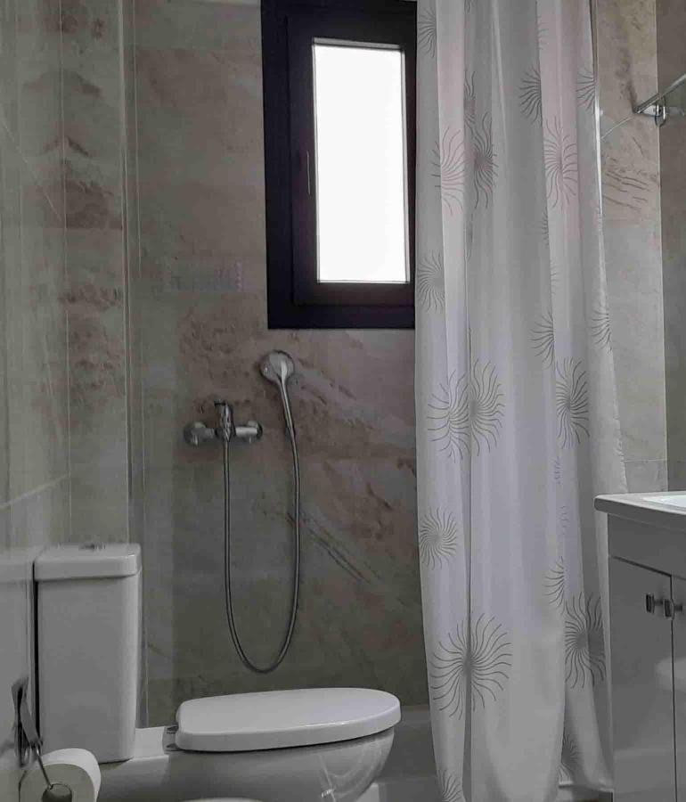Grey Swan - Modern & Stylish Apartment With Private Parking Golos Dış mekan fotoğraf
